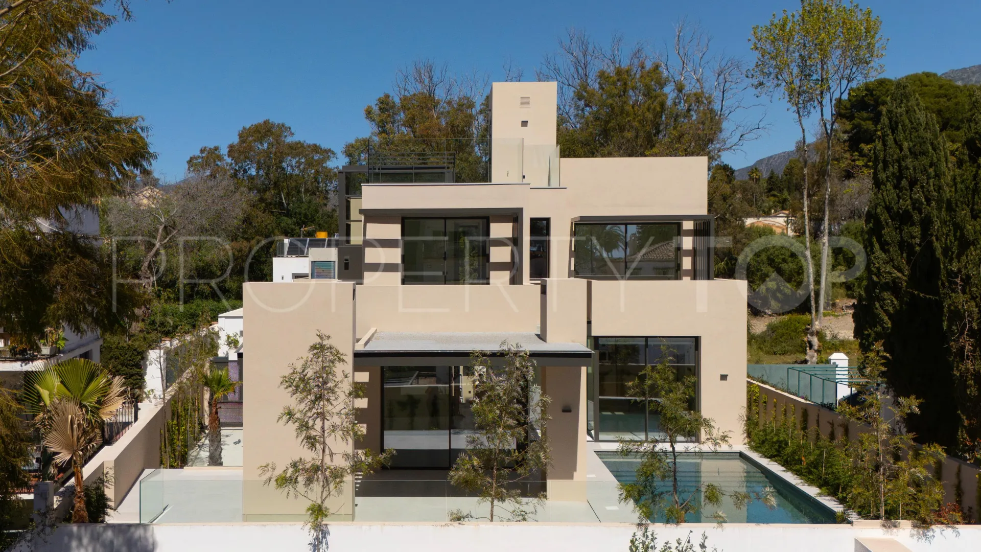 Villa for sale in Beach Side Golden Mile with 5 bedrooms