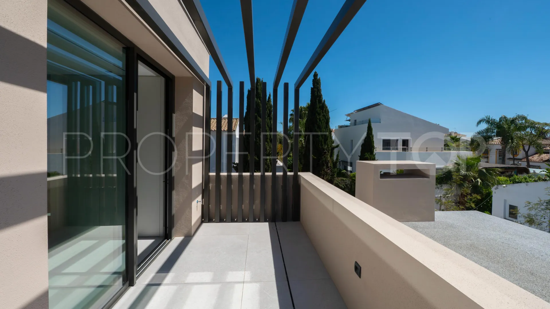 Villa for sale in Beach Side Golden Mile with 5 bedrooms