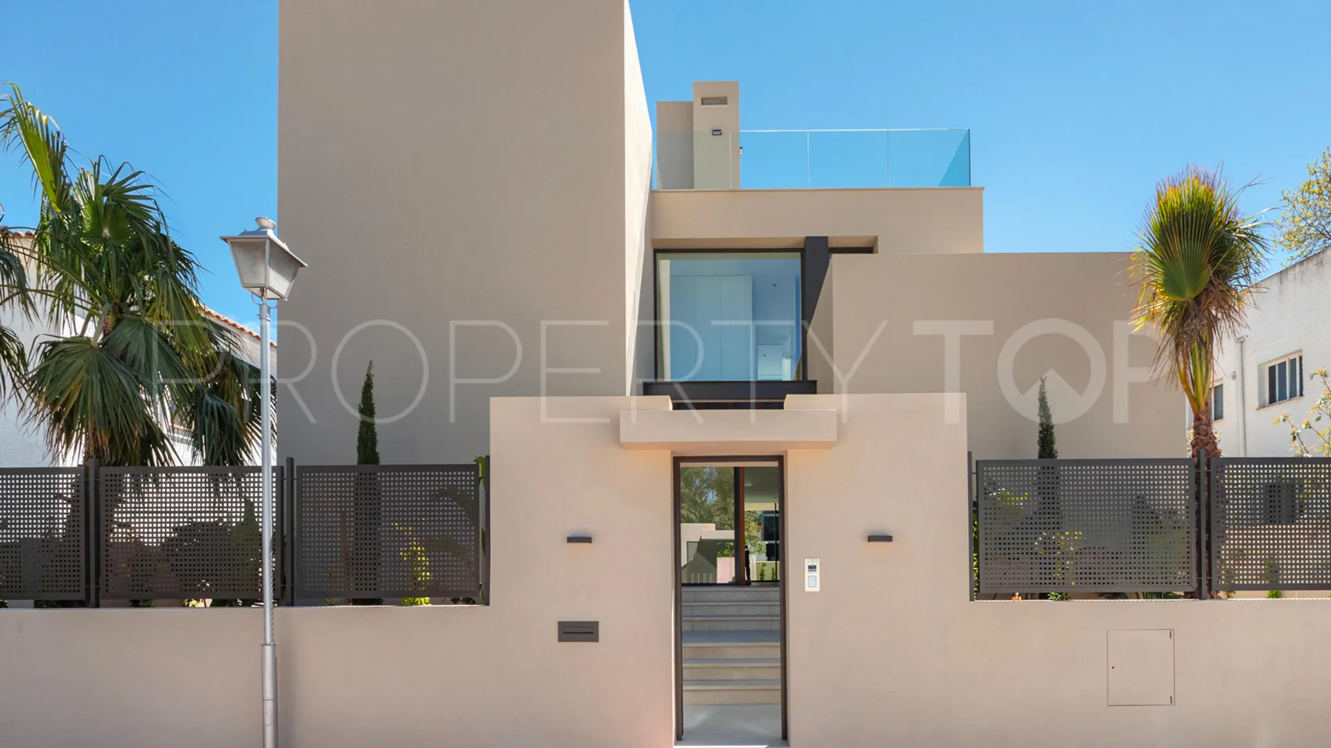 Villa for sale in Beach Side Golden Mile with 5 bedrooms