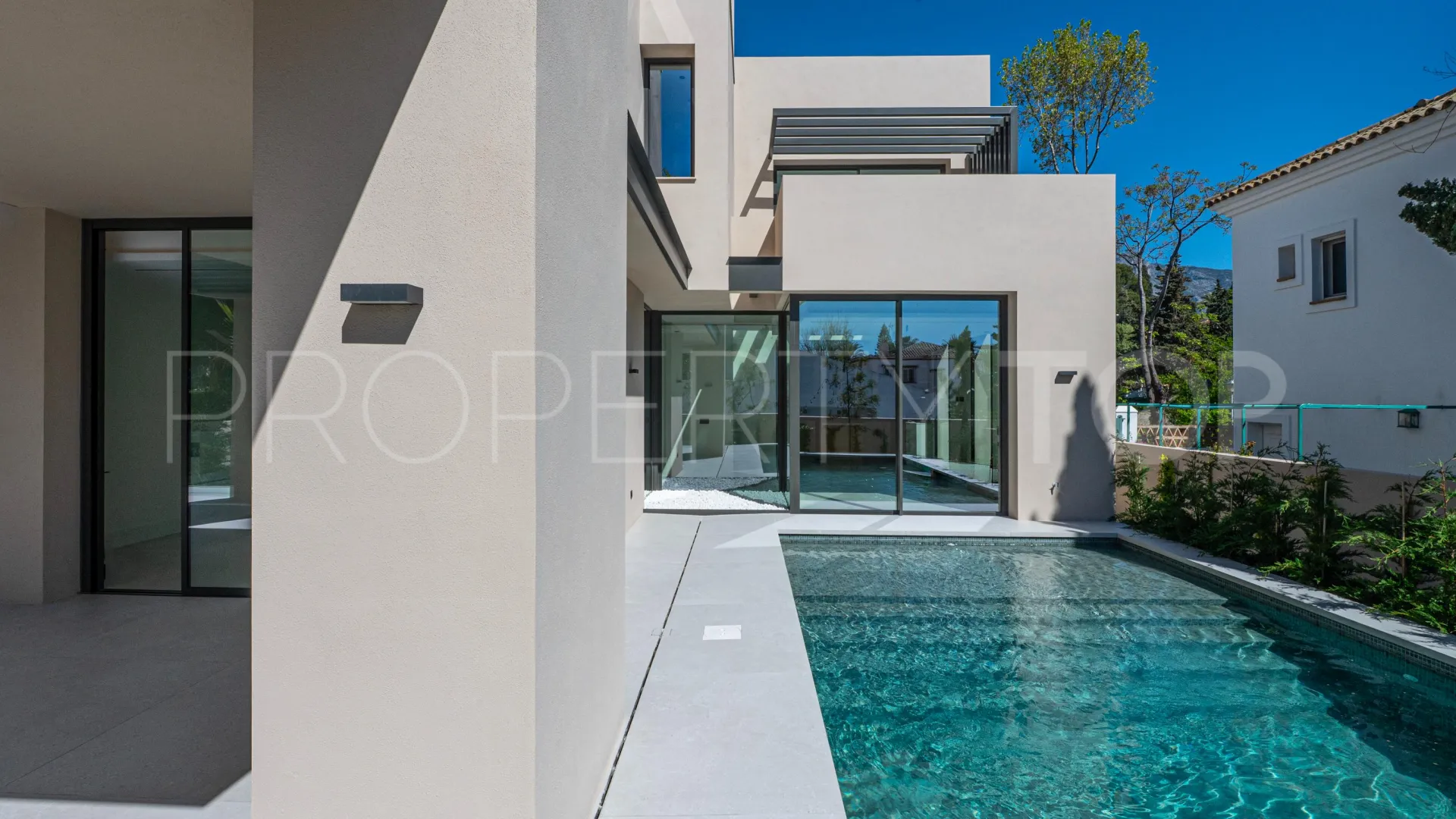 Villa for sale in Beach Side Golden Mile with 5 bedrooms