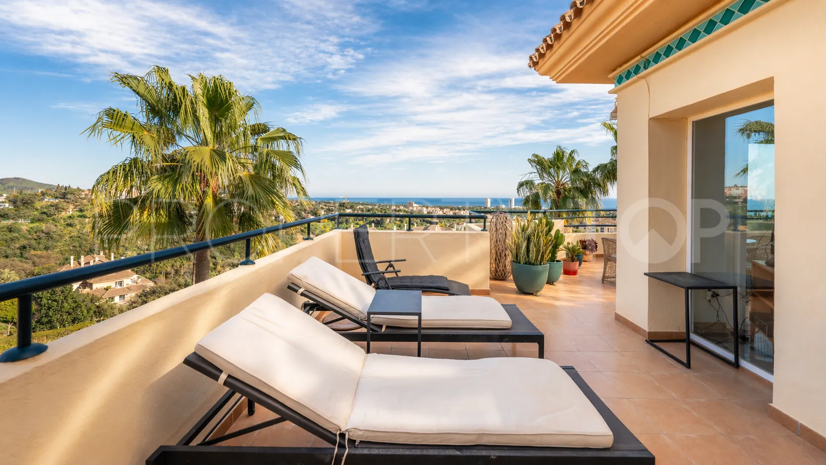 Penthouse in Marbella East for sale