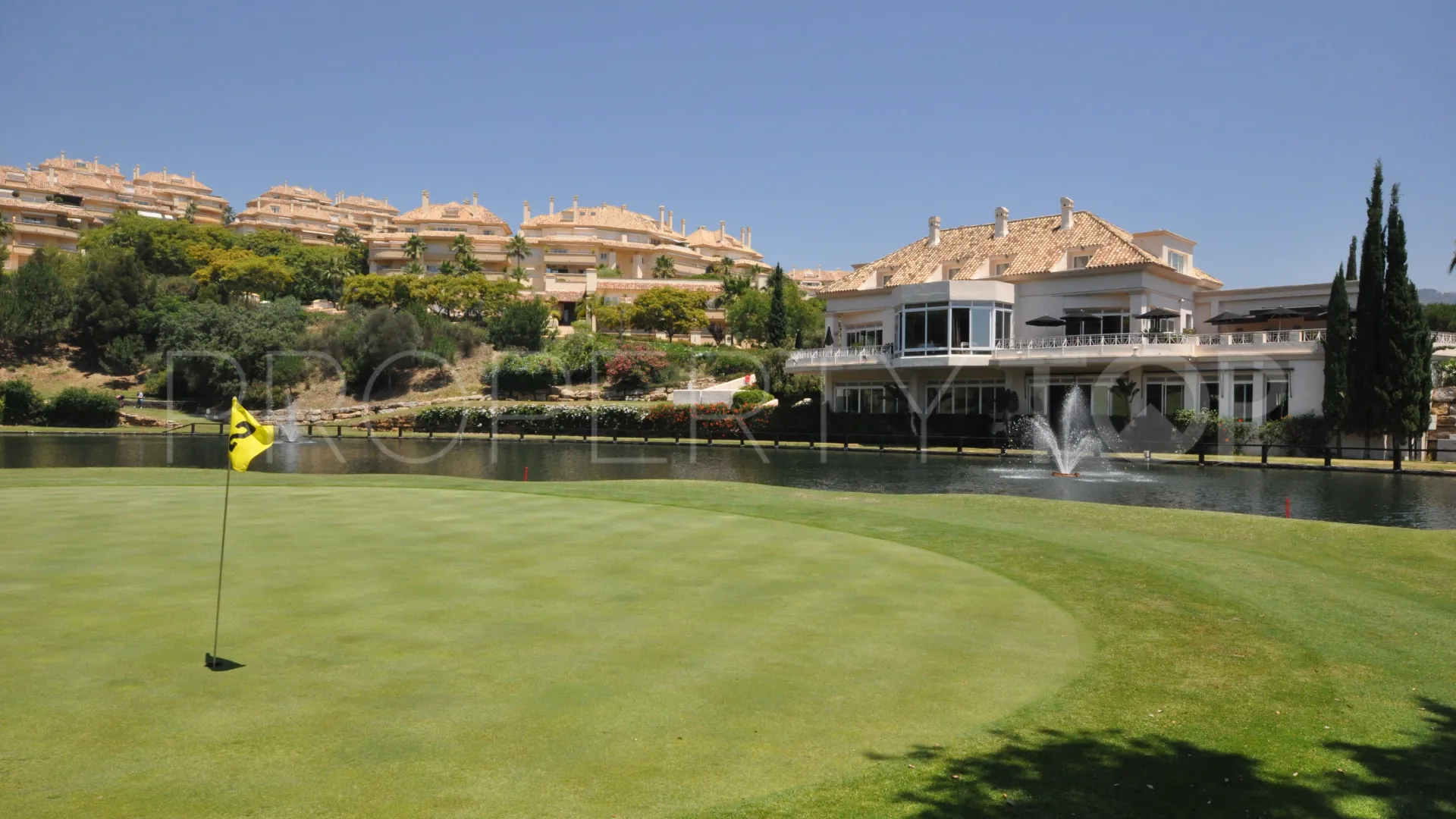 Penthouse in Marbella East for sale