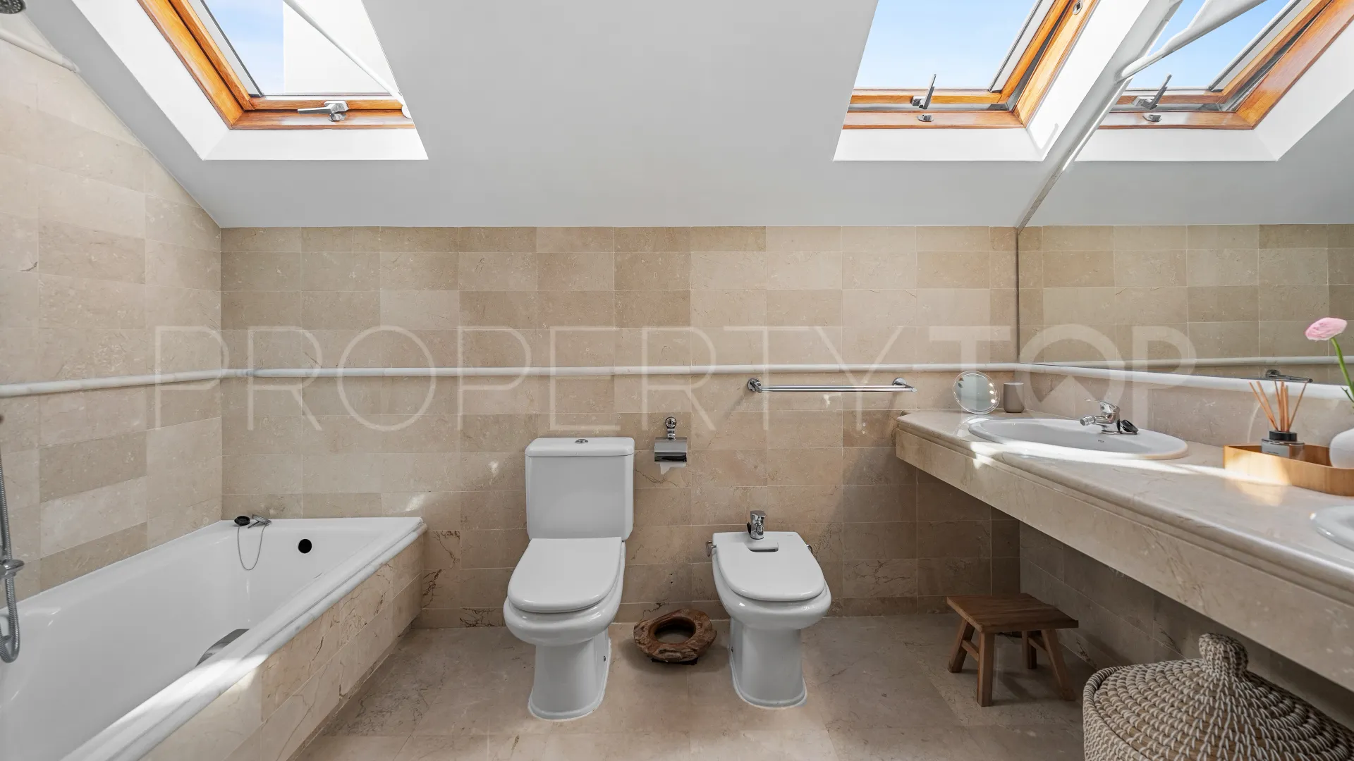 Penthouse in Marbella East for sale