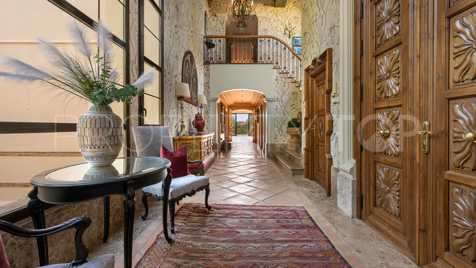 Villa en venta con 8 dormitorios en Guadalmina Baja