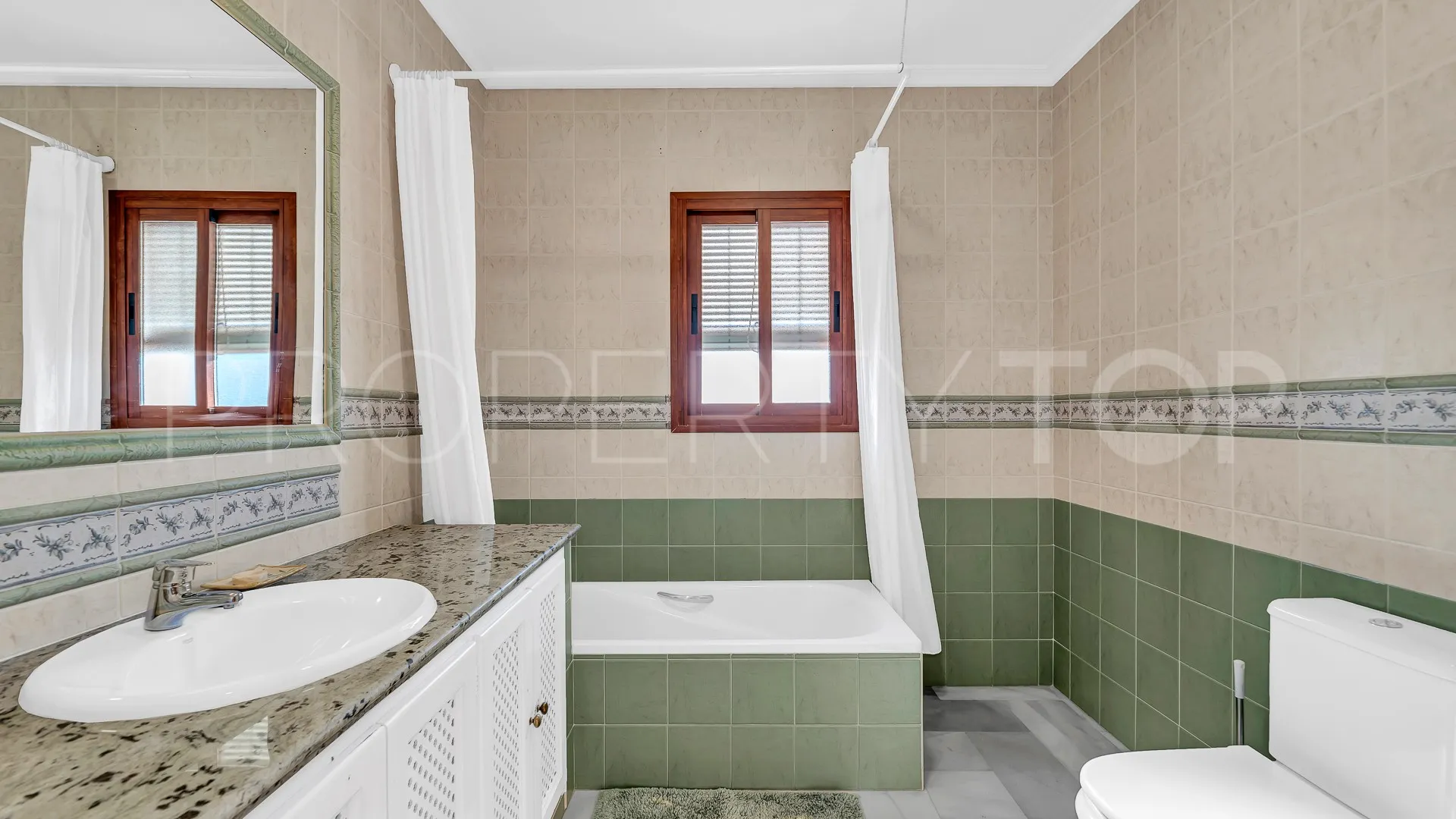 Villa en venta en Marbella Ciudad con 5 dormitorios