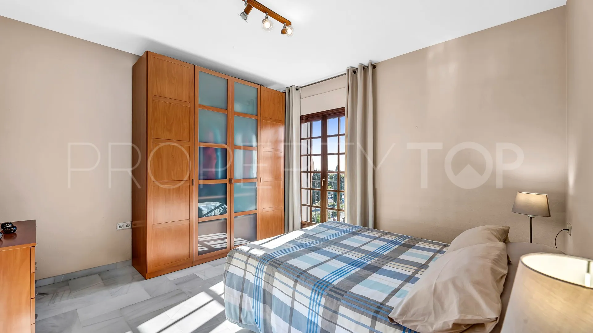 Villa en venta en Marbella Ciudad con 5 dormitorios
