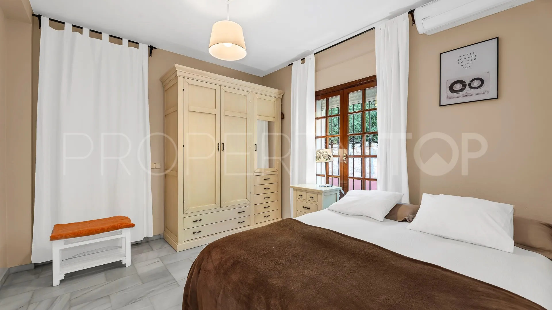 Villa en venta en Marbella Ciudad con 5 dormitorios