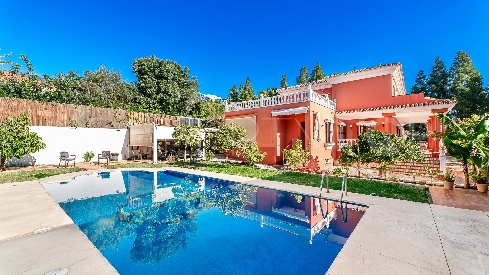 Villa en venta en Marbella Ciudad con 5 dormitorios