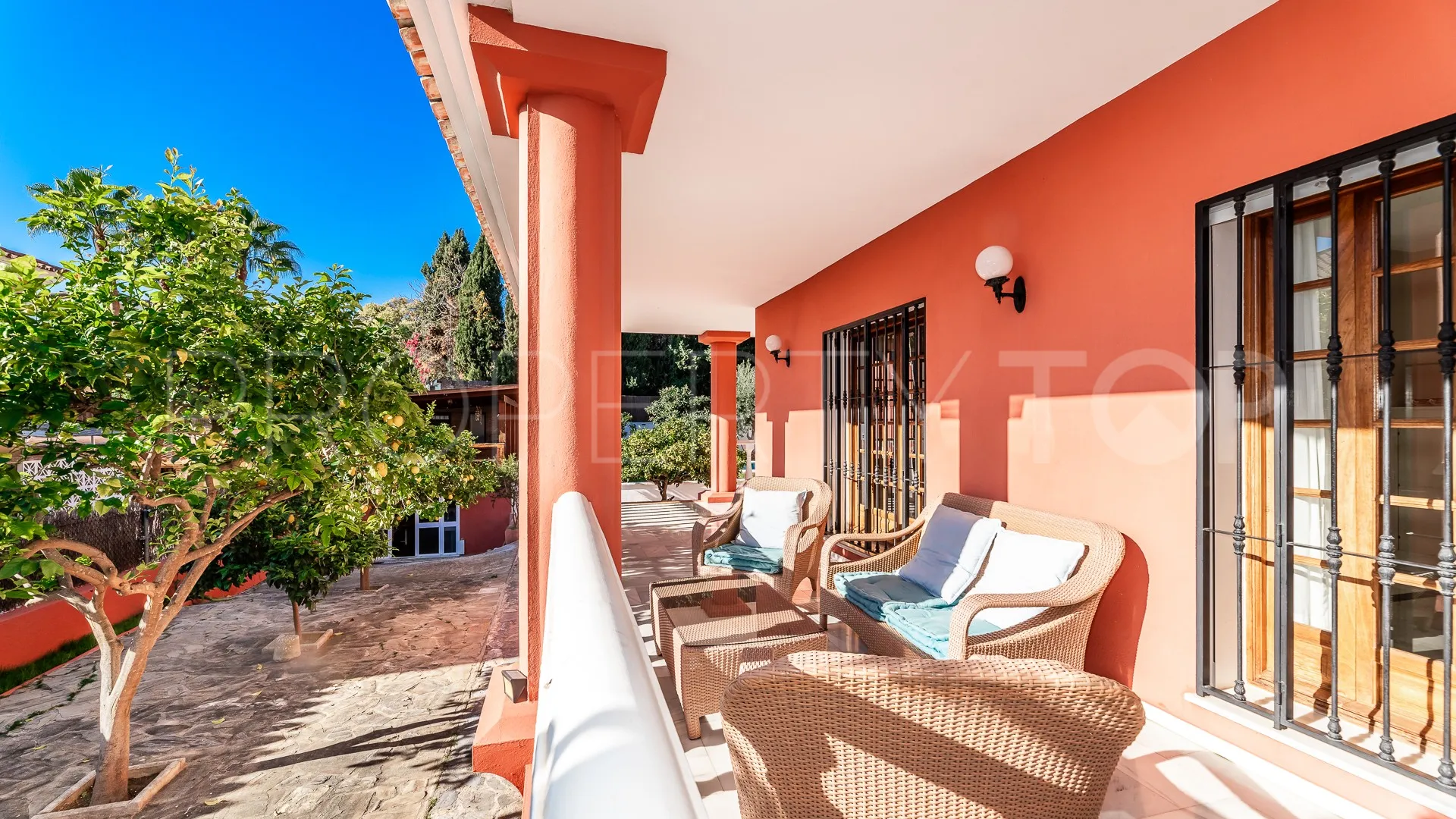 Villa en venta en Marbella Ciudad con 5 dormitorios
