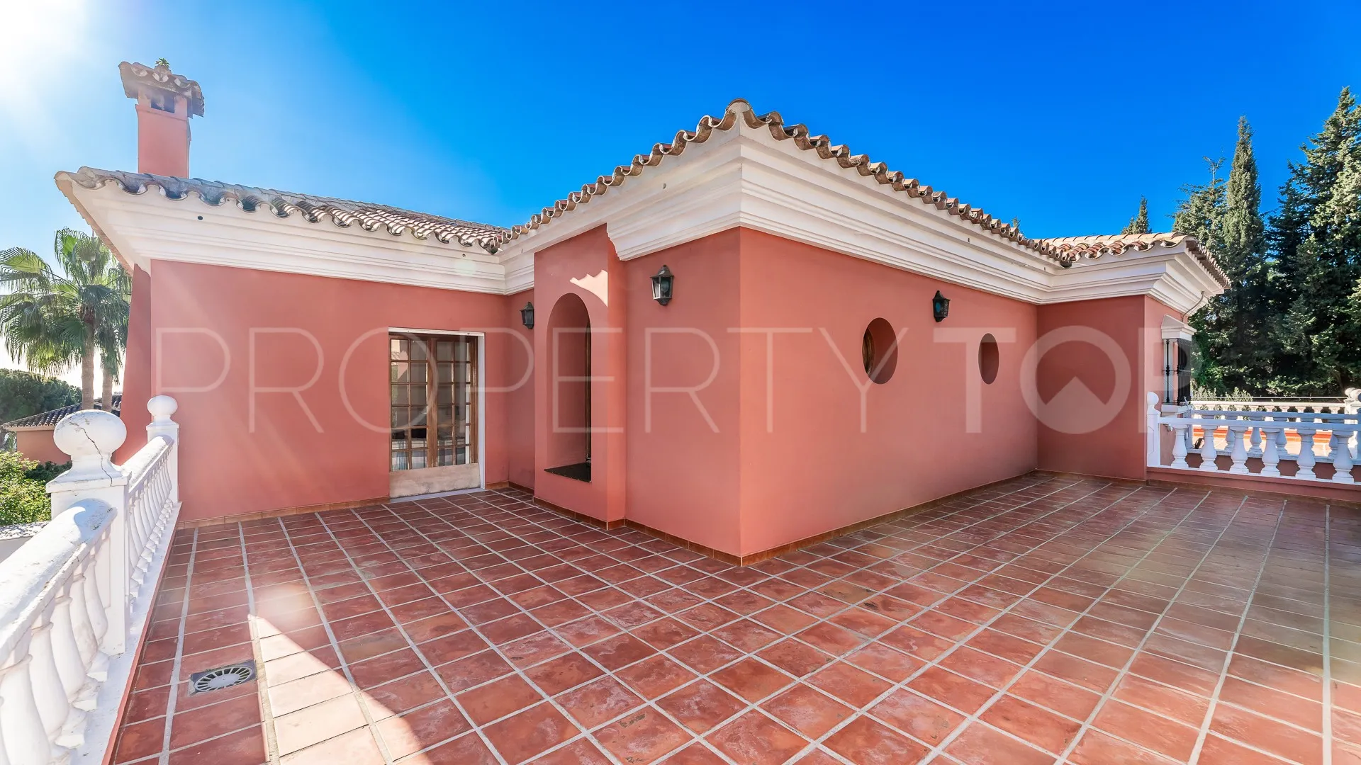 Villa en venta en Marbella Ciudad con 5 dormitorios