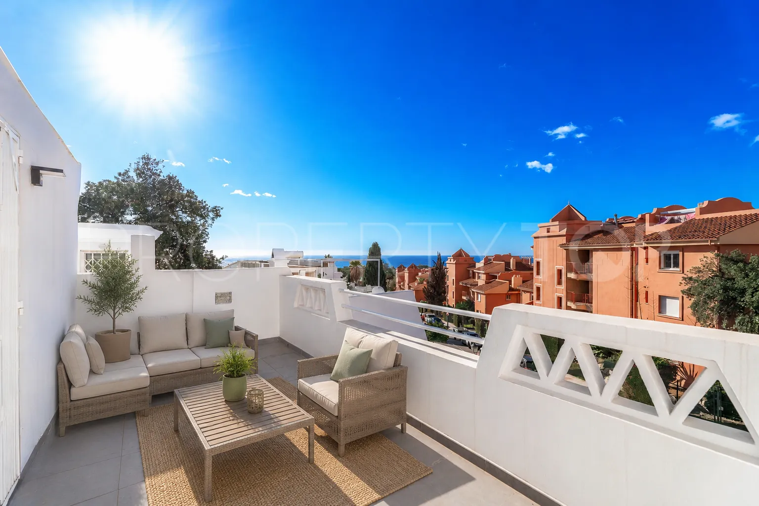 Town house for sale in Cabopino with 4 bedrooms