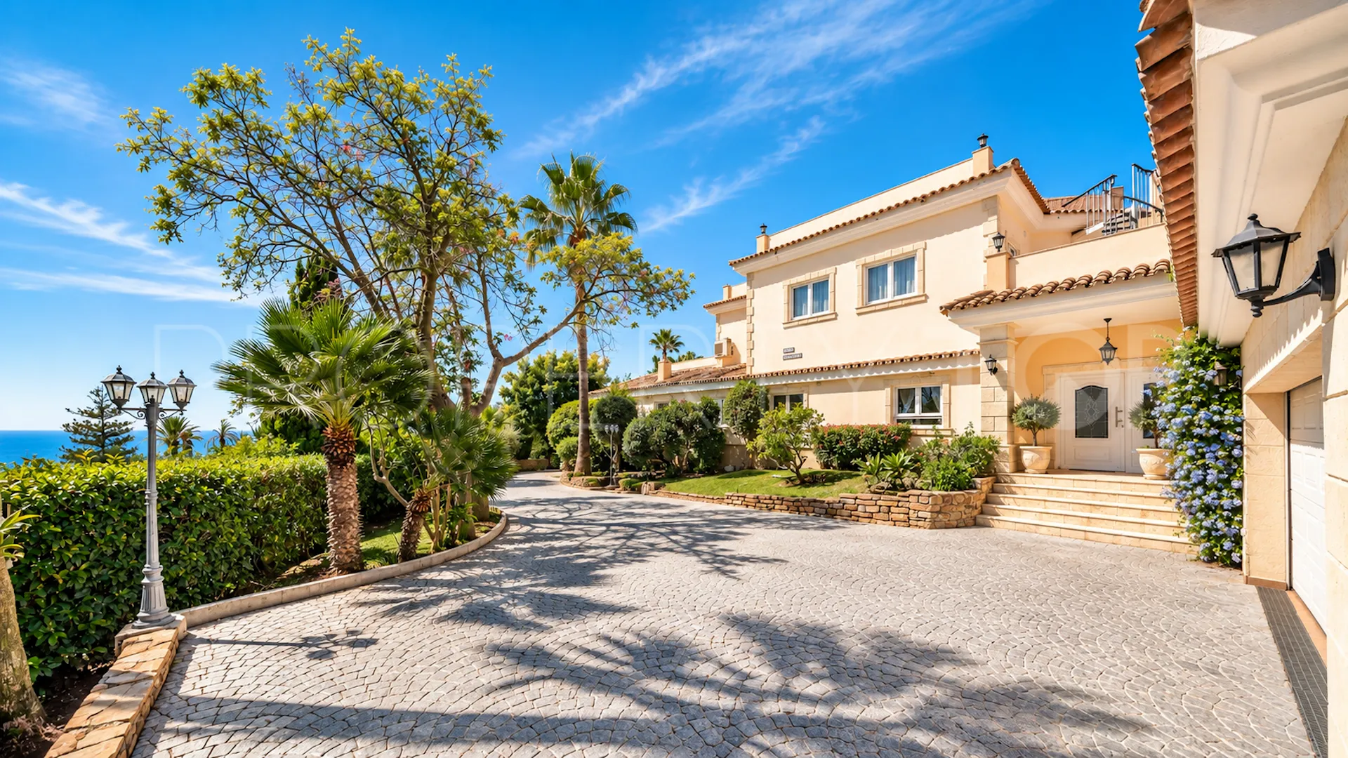 El Rosario villa for sale