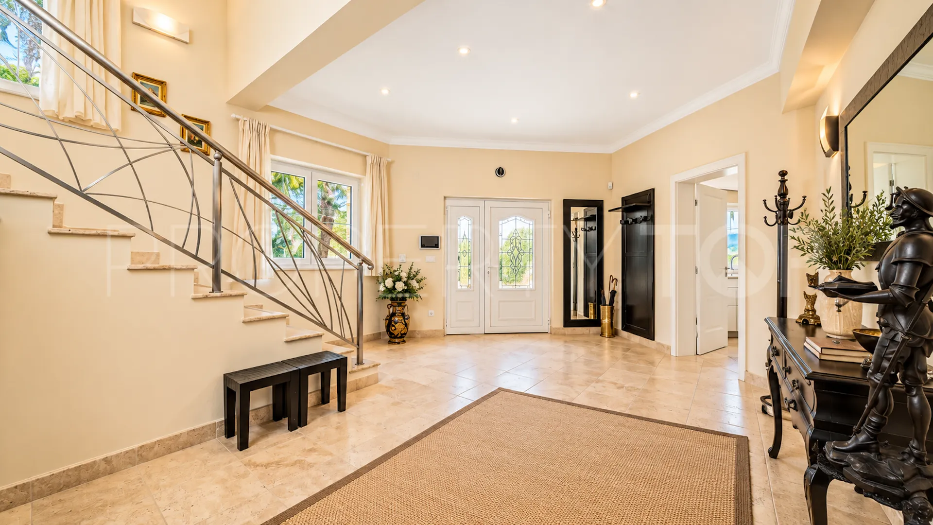 El Rosario villa for sale