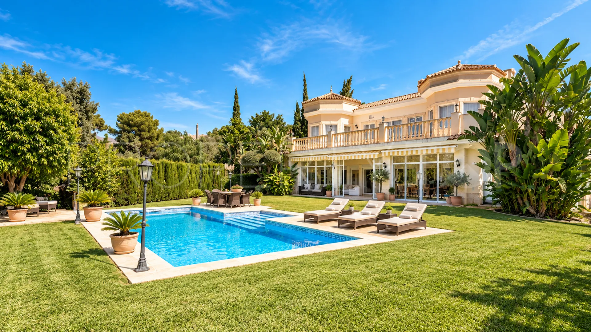 El Rosario villa for sale