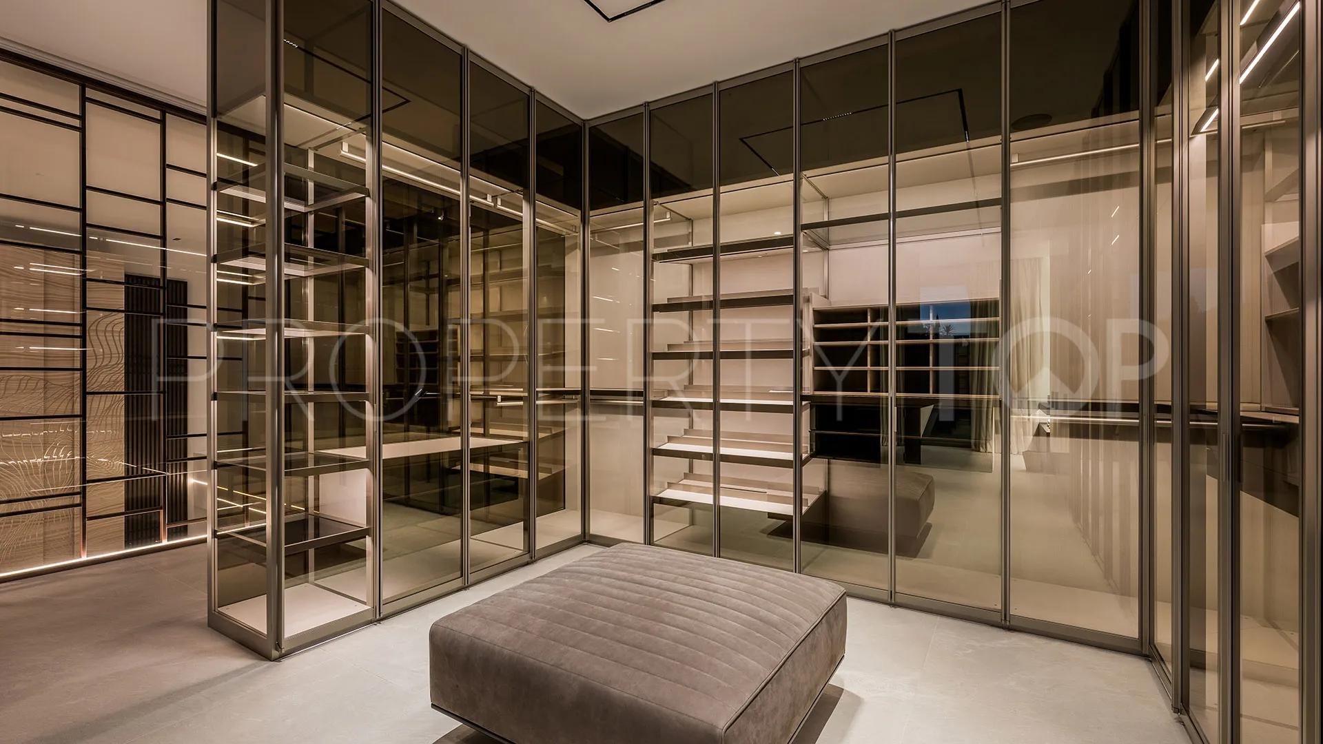 Villa en venta de 4 dormitorios en Golden Mile