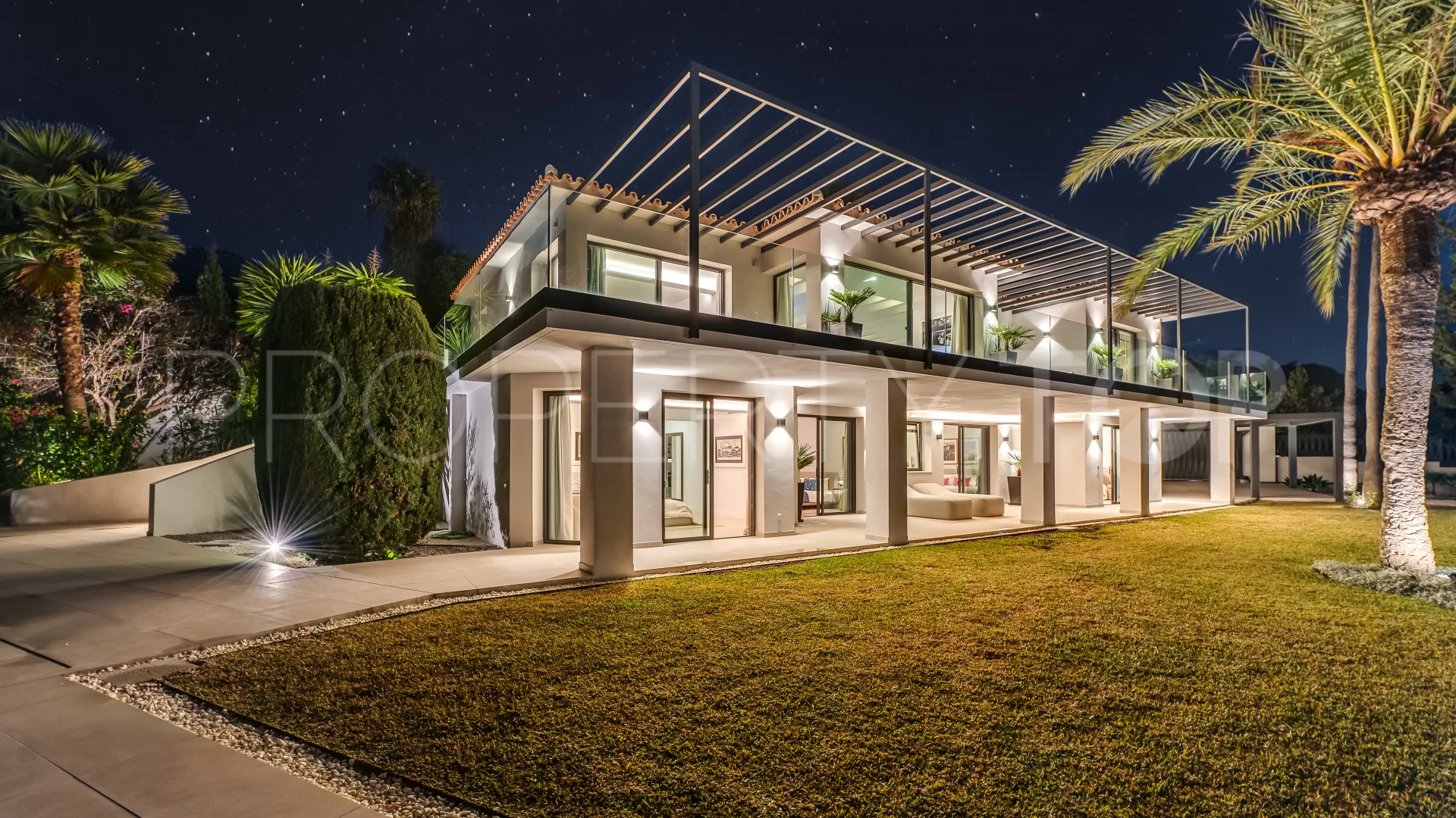 Nagüeles, villa en venta