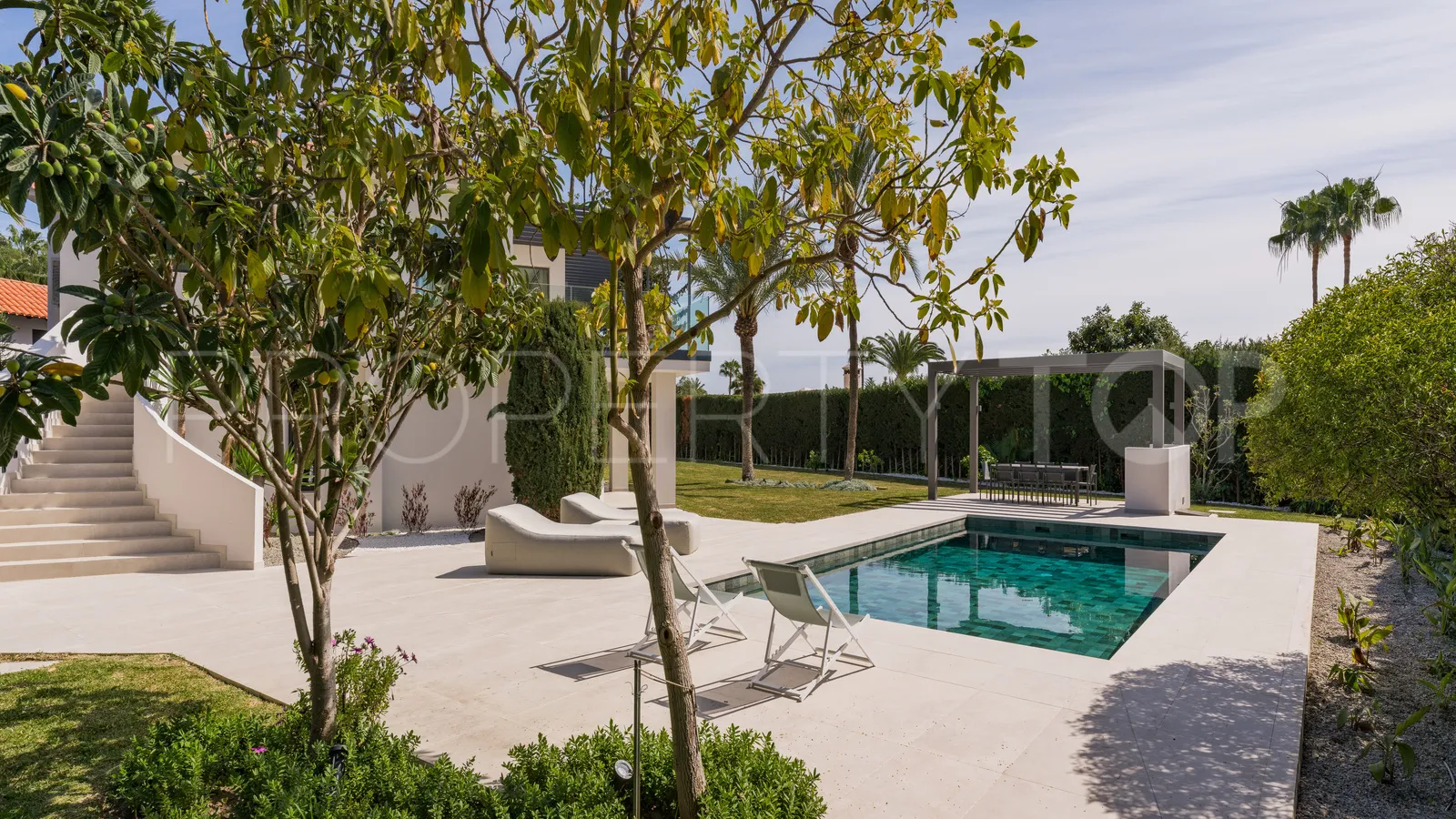 Nagüeles, villa en venta