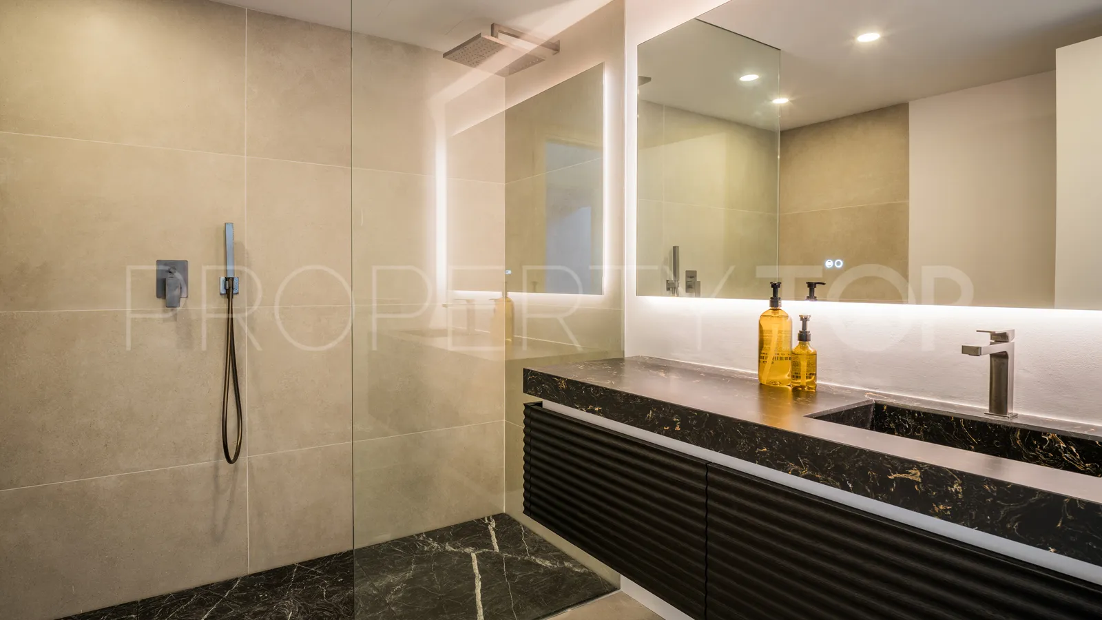 Nagüeles, villa en venta