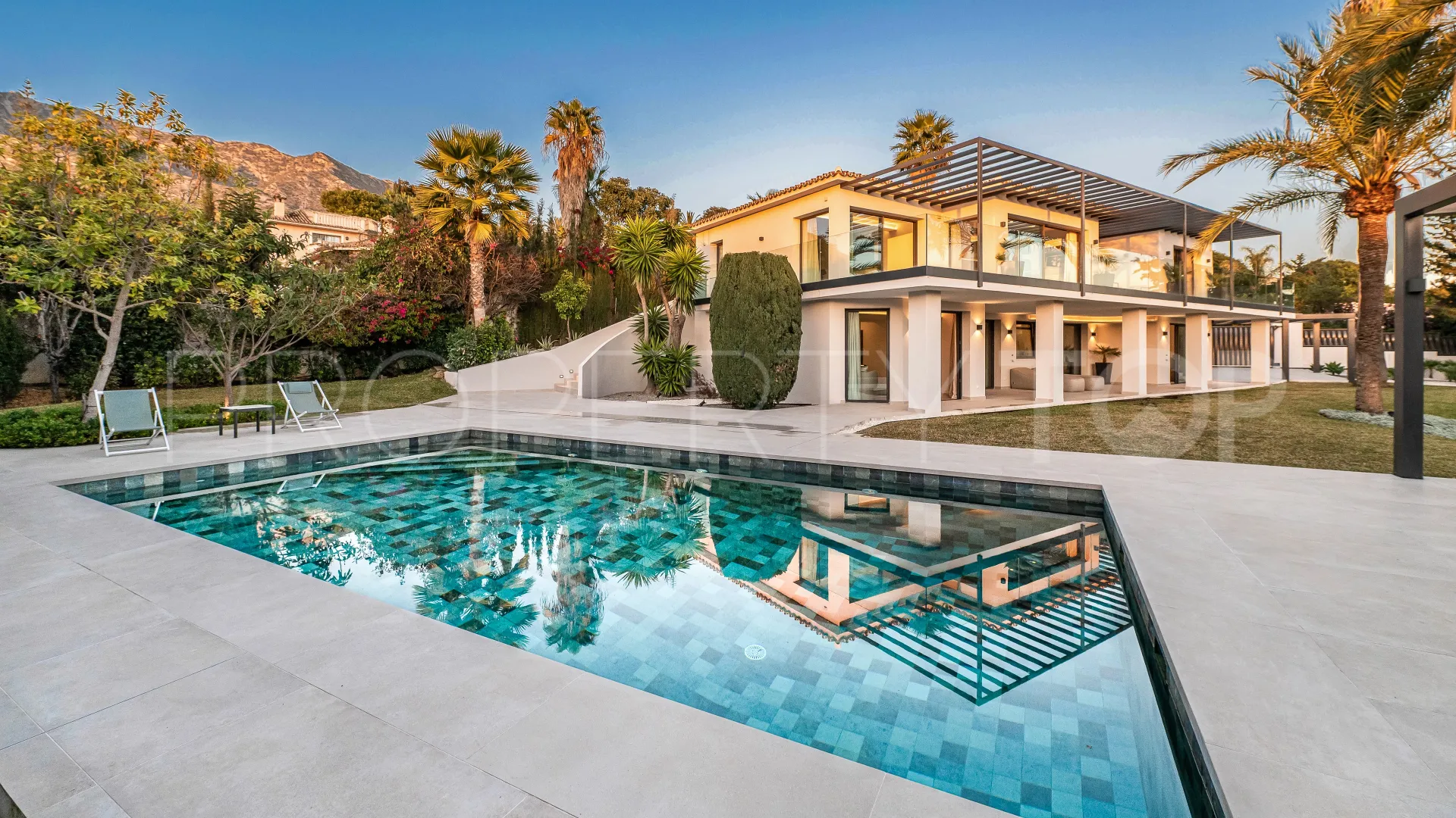 Nagüeles, villa en venta