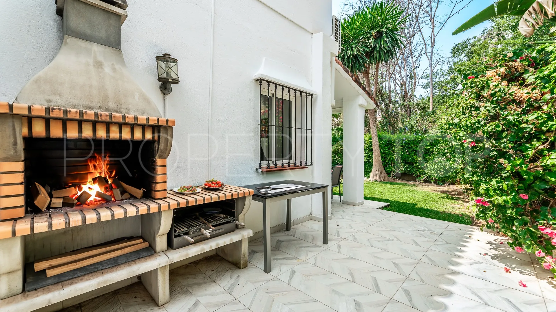 Se vende villa en Nagüeles con 3 dormitorios