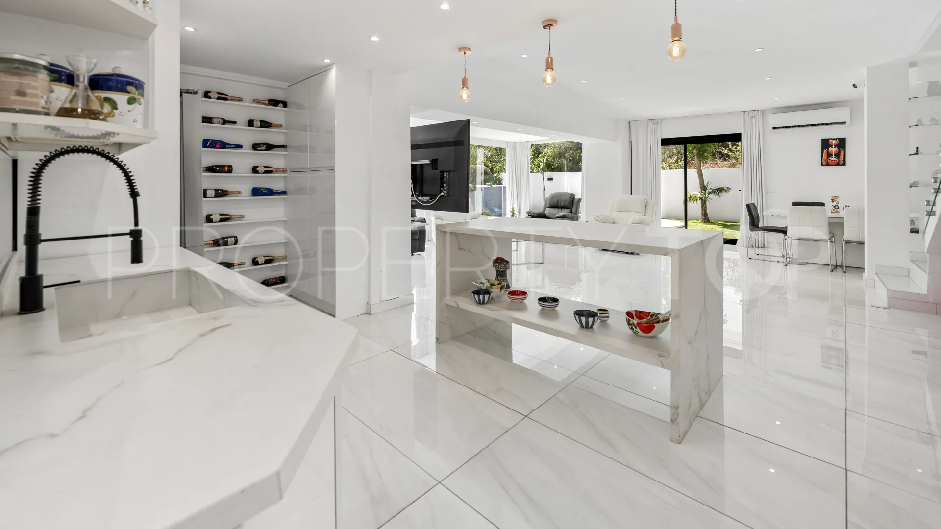 Villa en venta en Nagüeles con 3 dormitorios