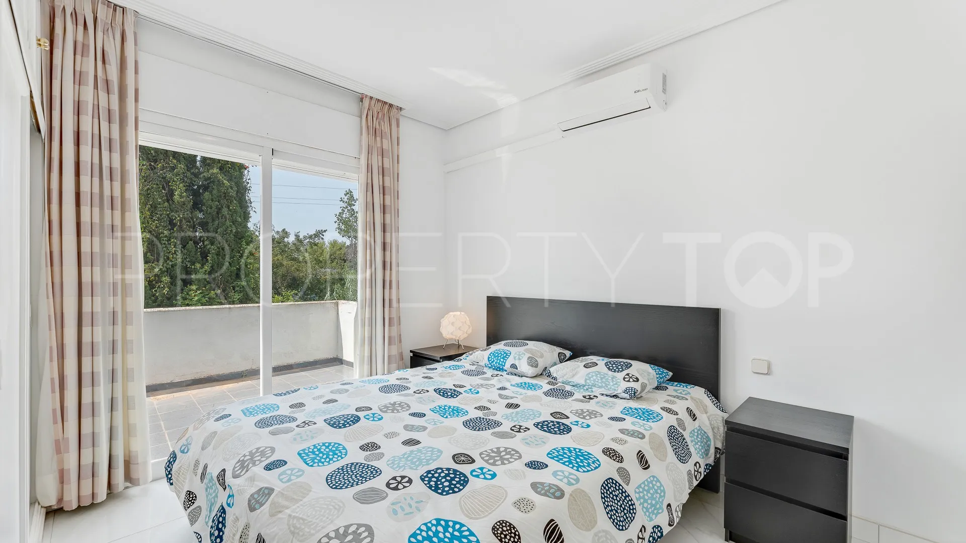 Se vende villa en Nagüeles con 3 dormitorios
