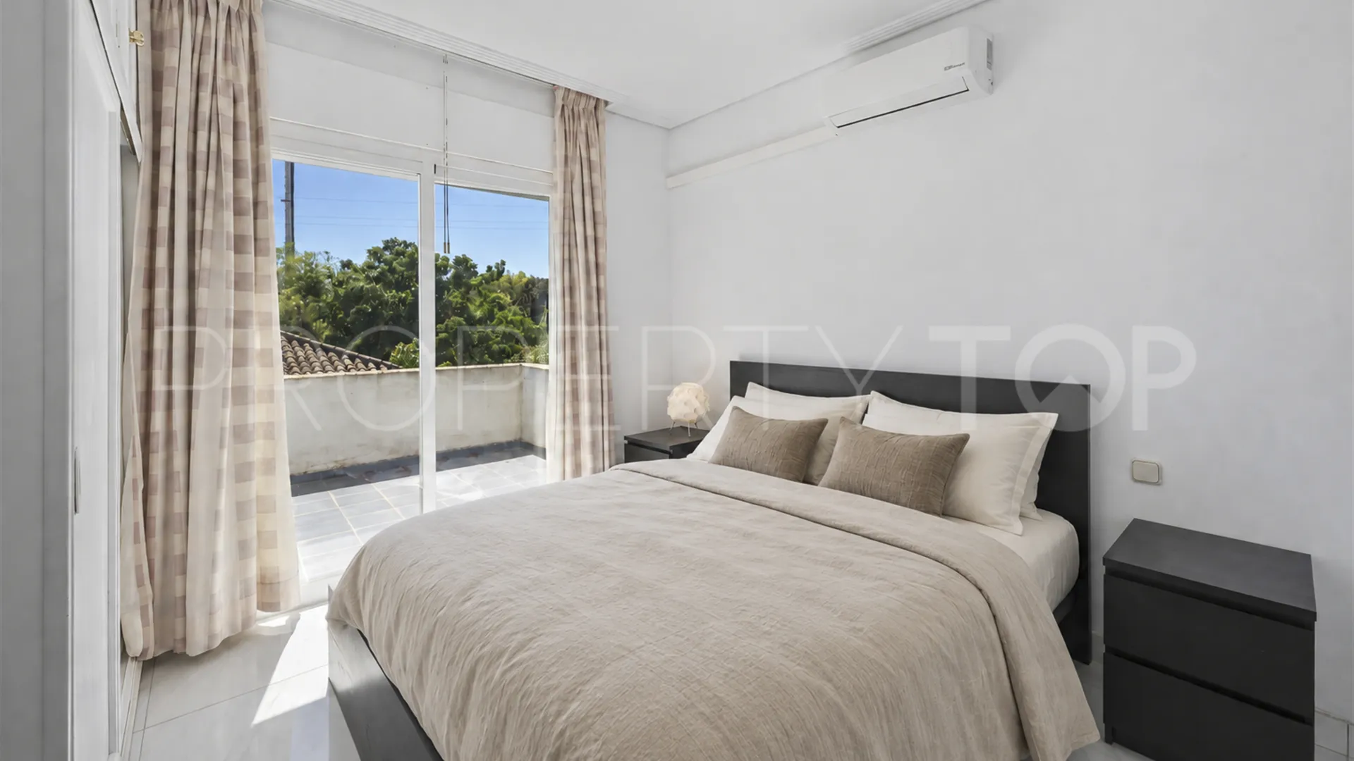 Villa en venta en Nagüeles con 3 dormitorios