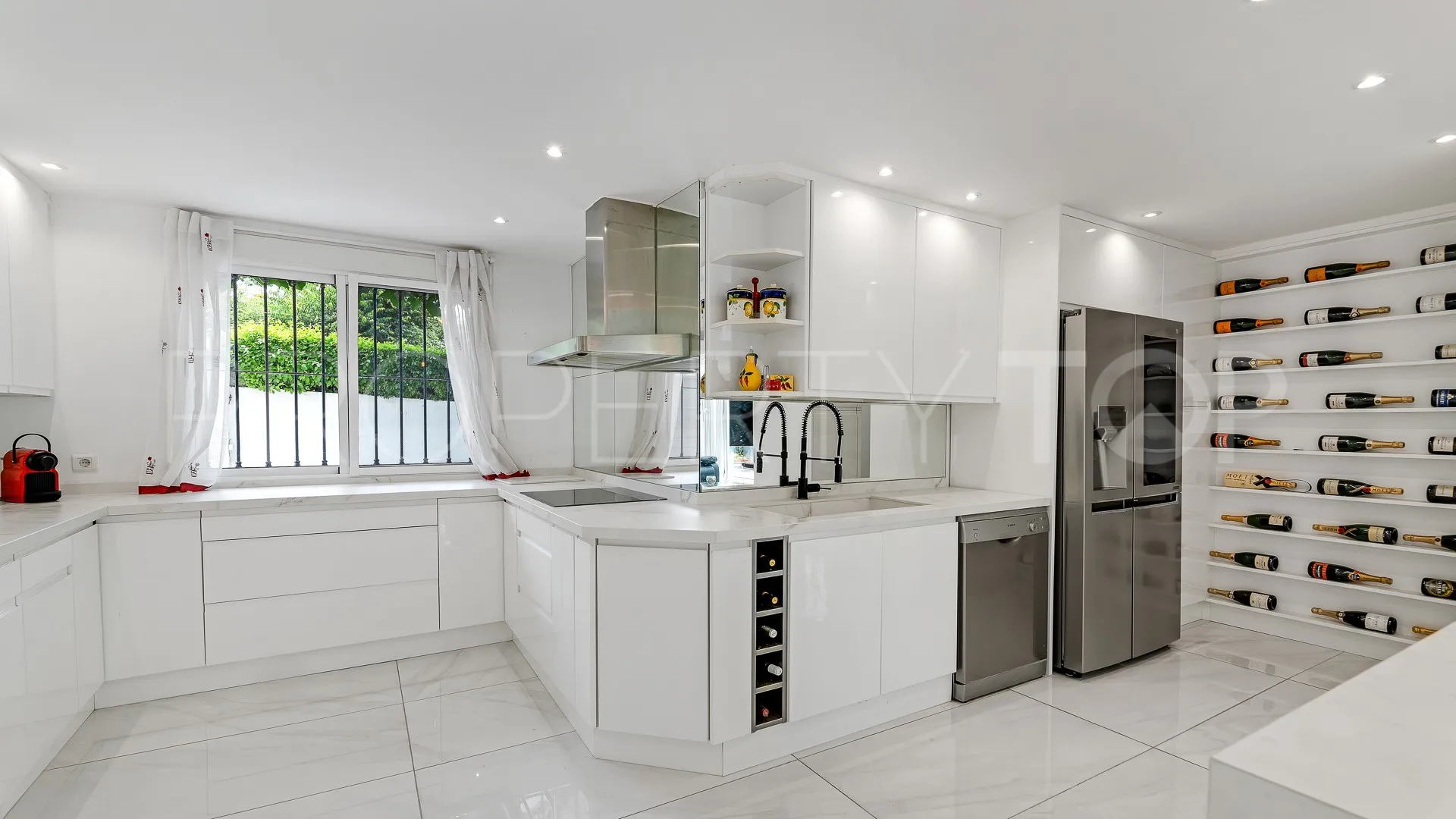 Se vende villa en Nagüeles con 3 dormitorios