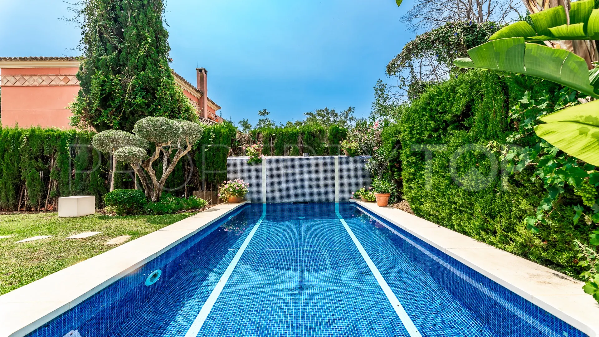 Se vende villa en Nagüeles con 3 dormitorios