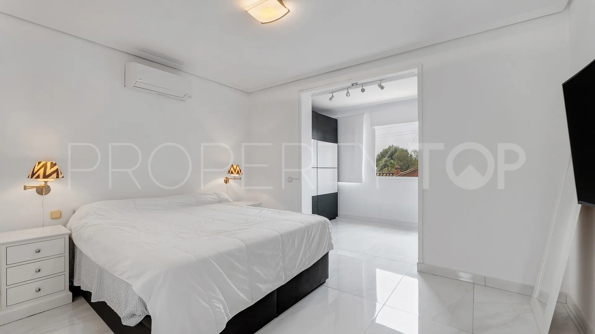 Se vende villa en Nagüeles con 3 dormitorios