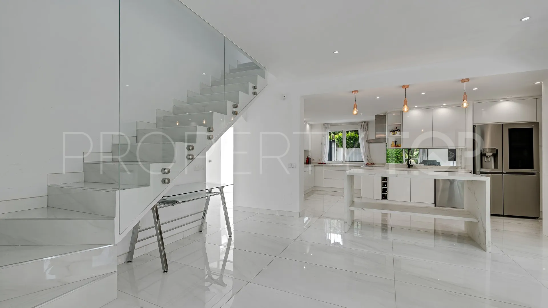 Se vende villa en Nagüeles con 3 dormitorios