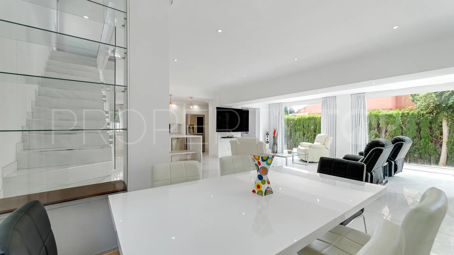 Se vende villa en Nagüeles con 3 dormitorios