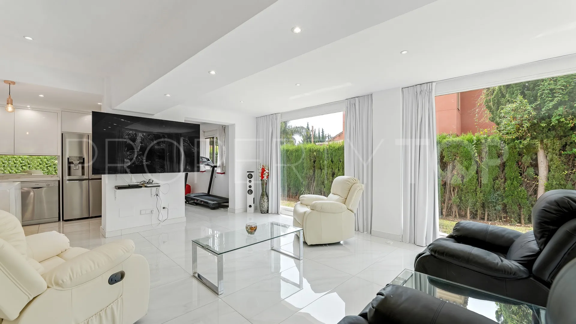 Se vende villa en Nagüeles con 3 dormitorios