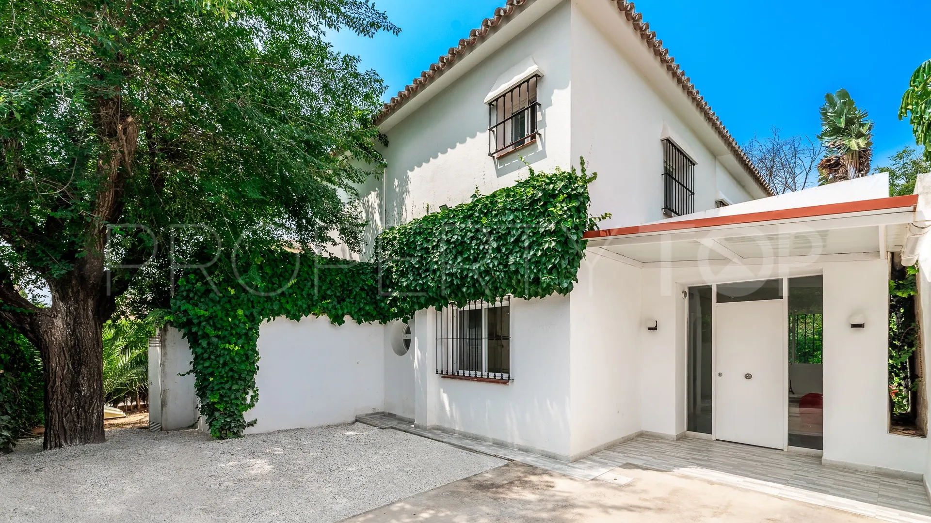 Se vende villa en Nagüeles con 3 dormitorios