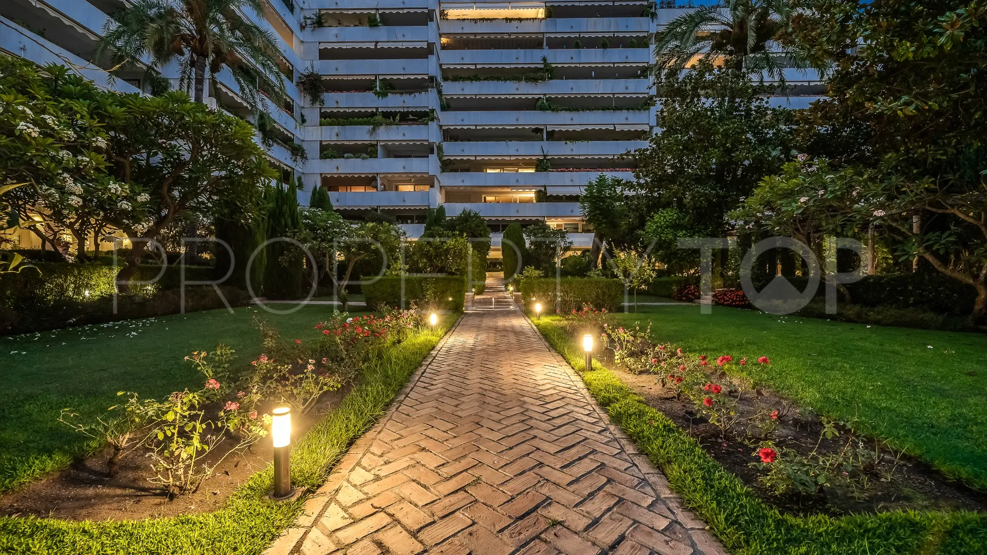 Apartamento en venta en Beach Side Golden Mile