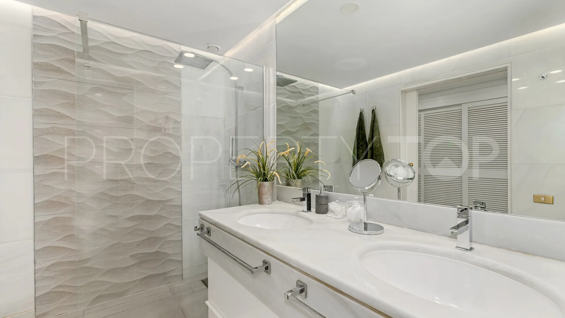 Apartamento en venta en Beach Side Golden Mile