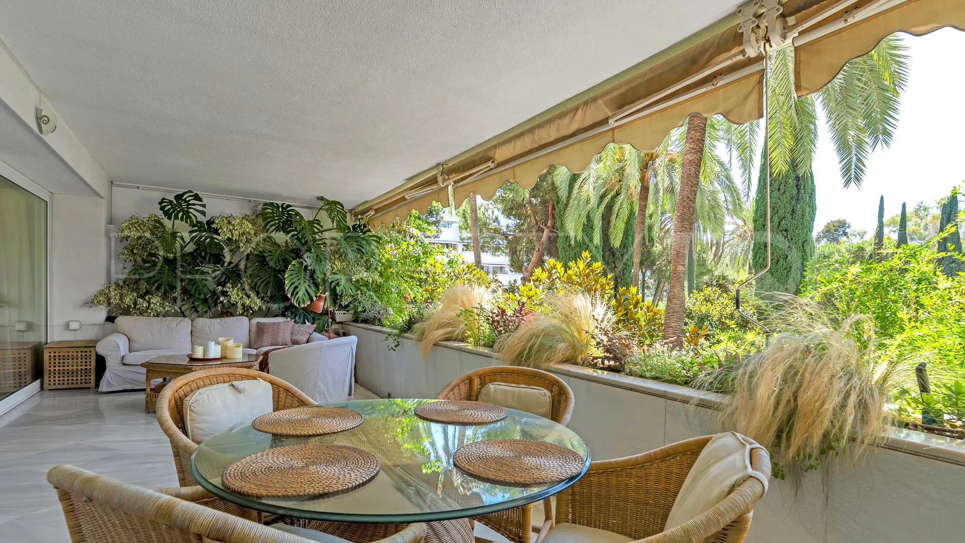 Apartamento en venta en Beach Side Golden Mile