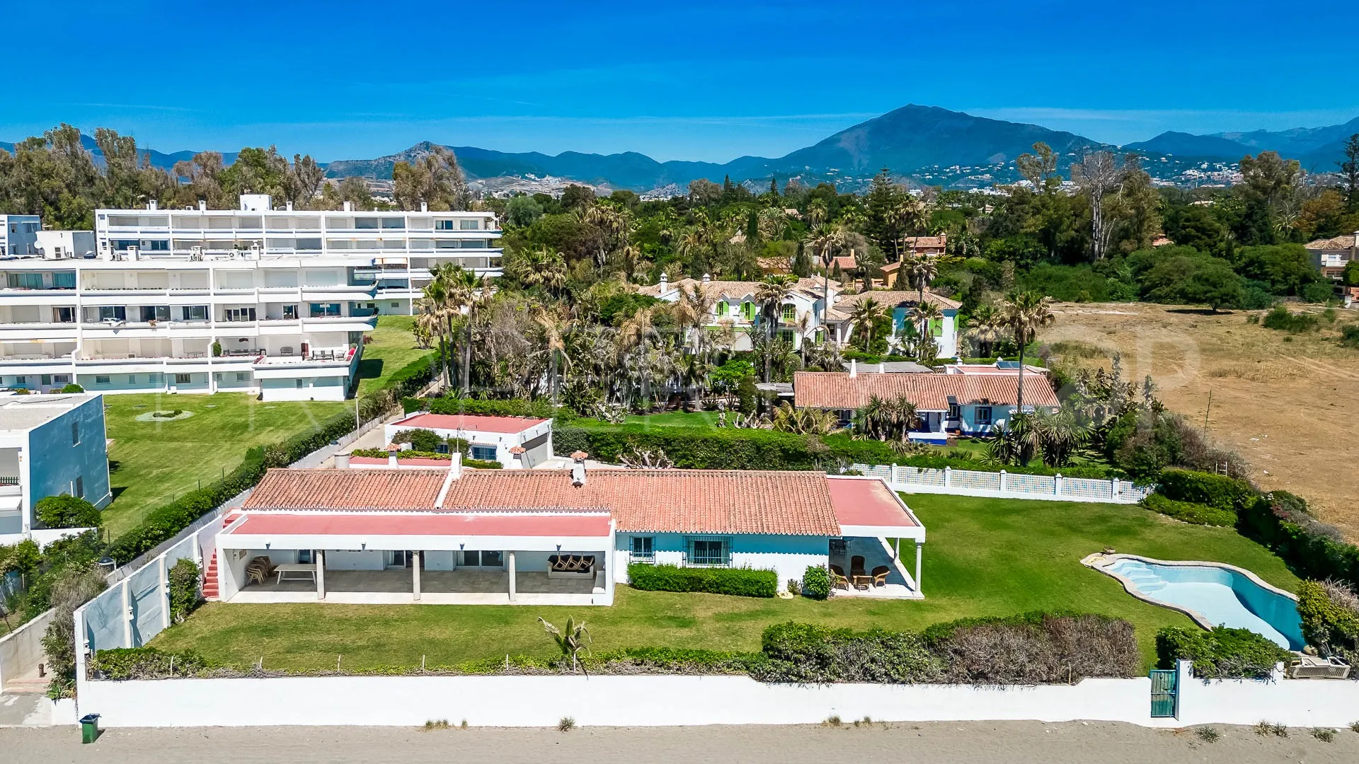 4 bedrooms villa for sale in Guadalmina Baja