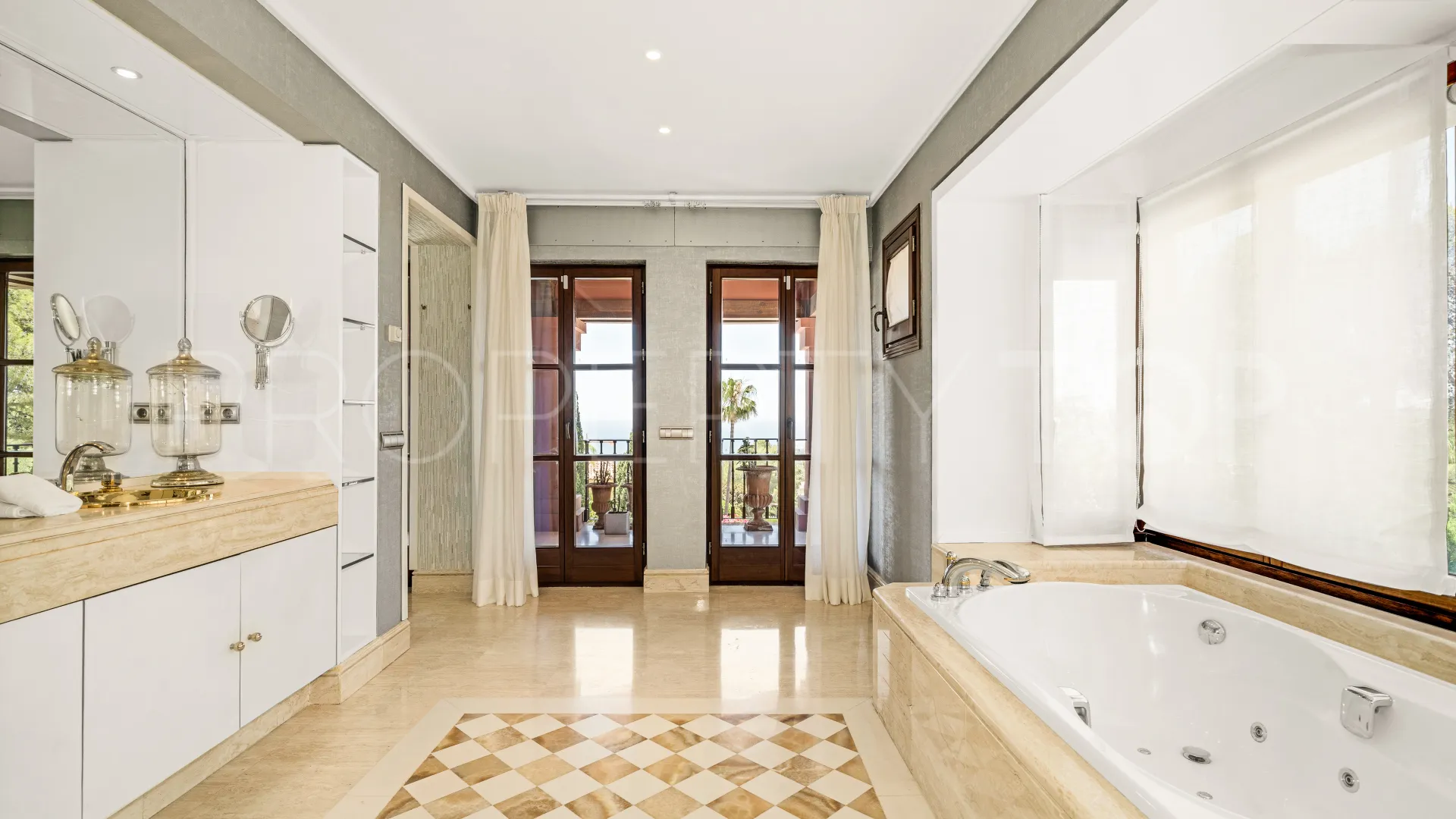 Sierra Blanca 6 bedrooms villa for sale