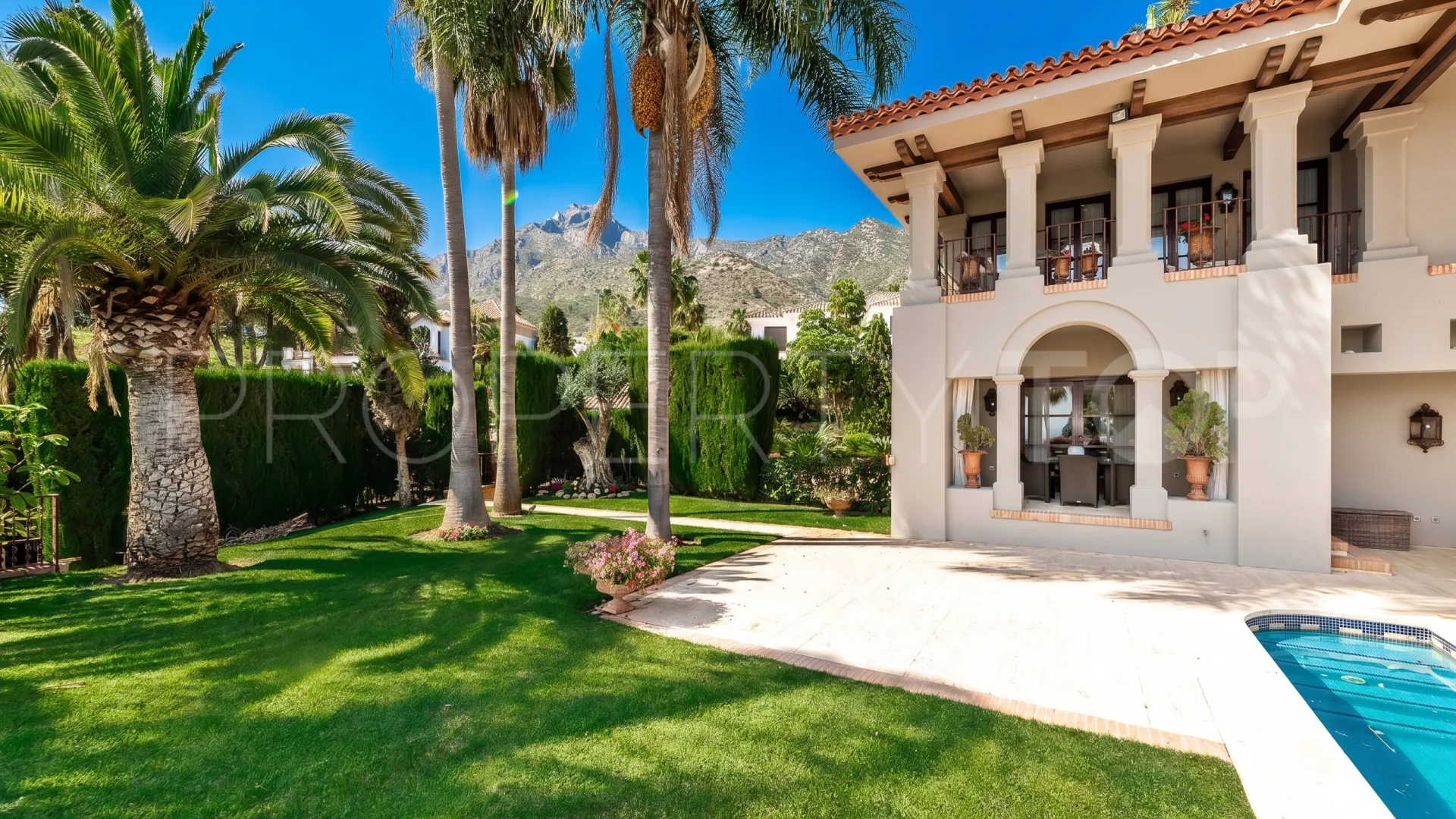 Sierra Blanca 6 bedrooms villa for sale