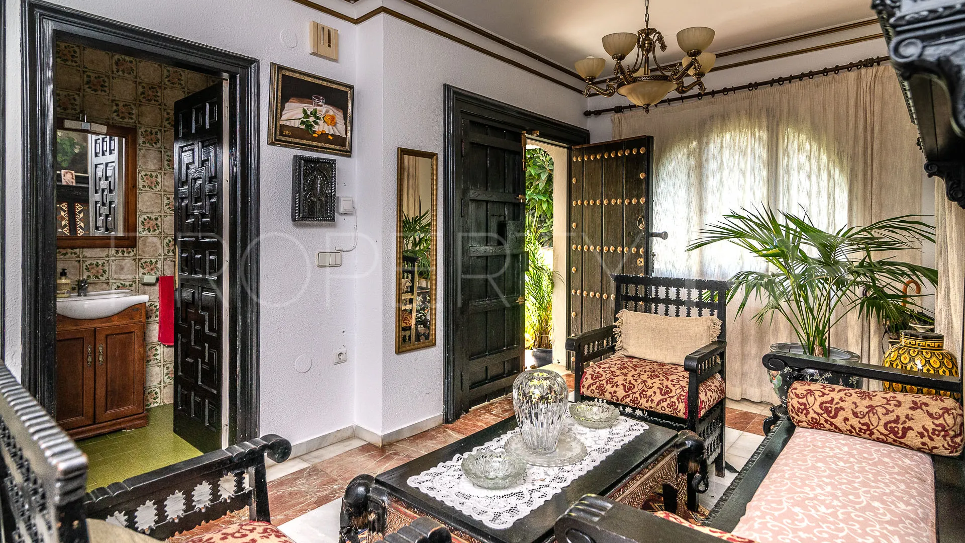Comprar villa con 6 dormitorios en Marbella Centro
