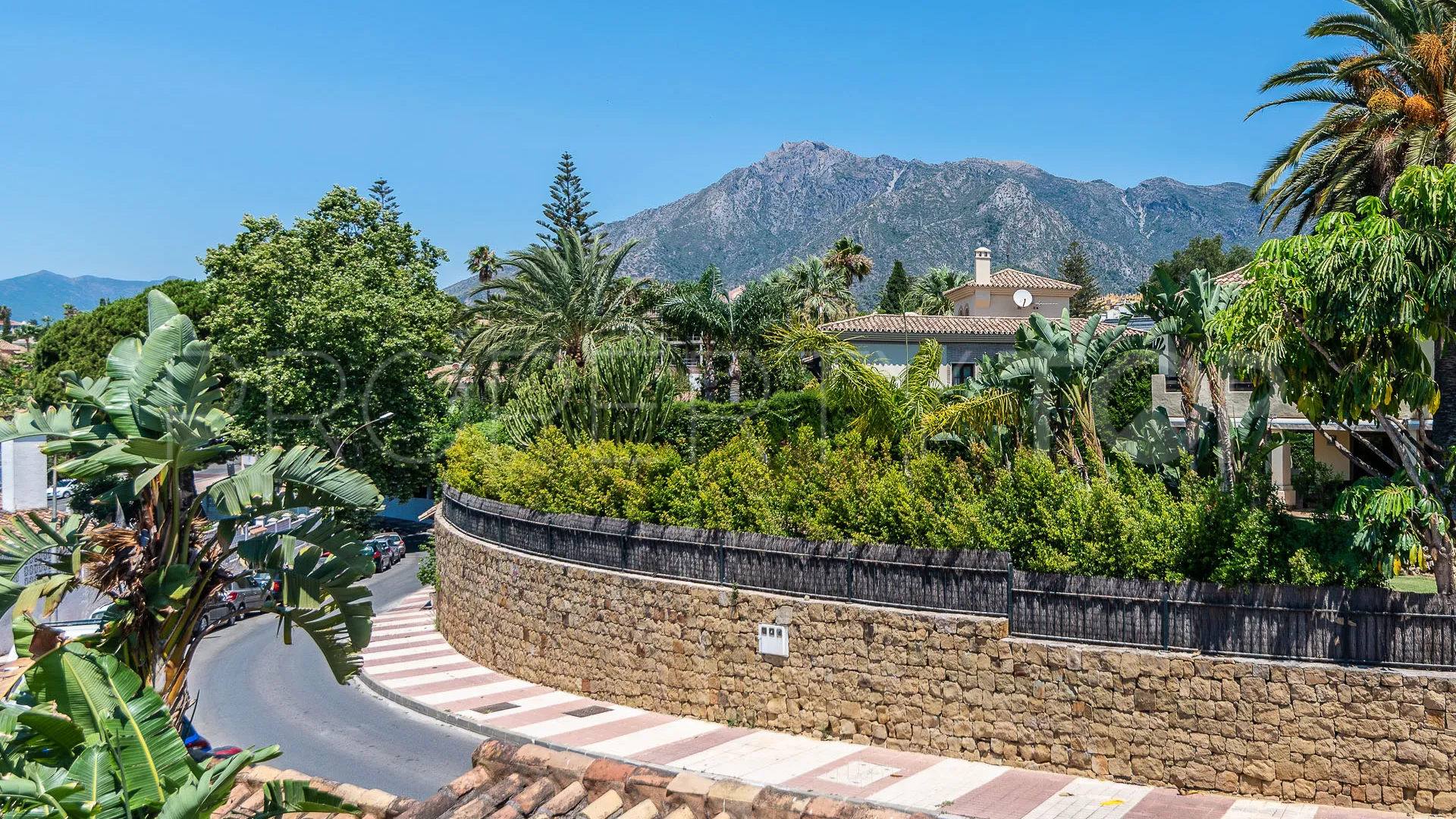 Comprar villa con 6 dormitorios en Marbella Centro