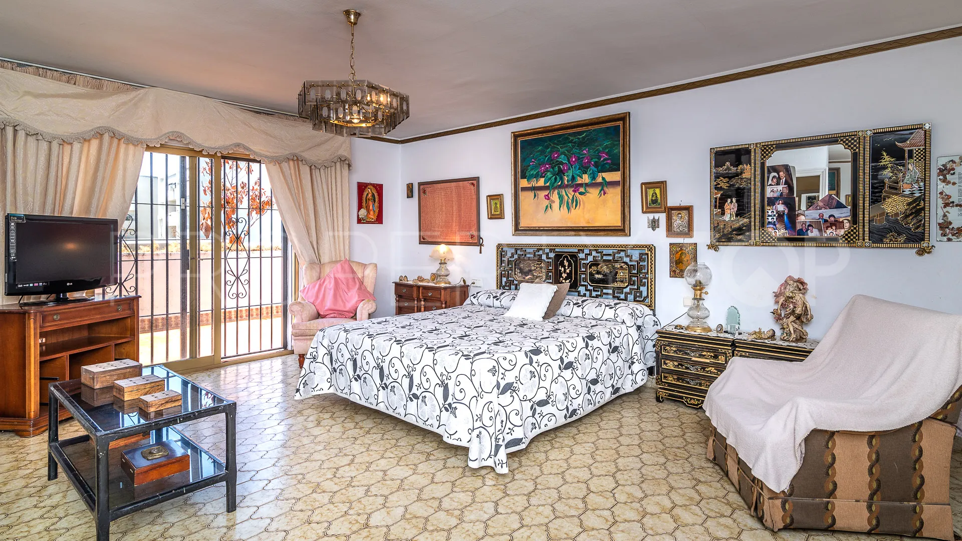 Comprar villa con 6 dormitorios en Marbella Centro