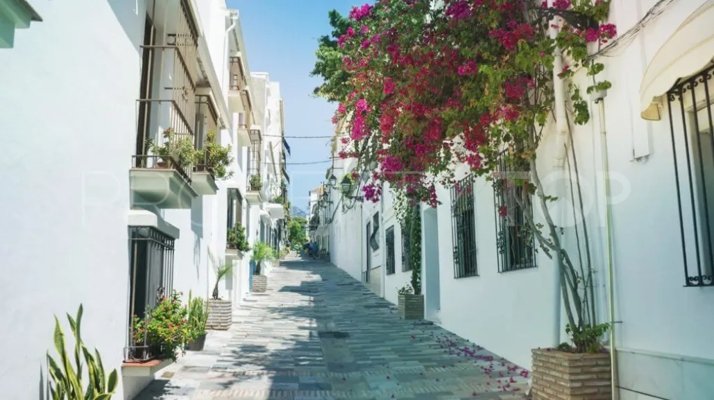 Comprar villa con 6 dormitorios en Marbella Centro