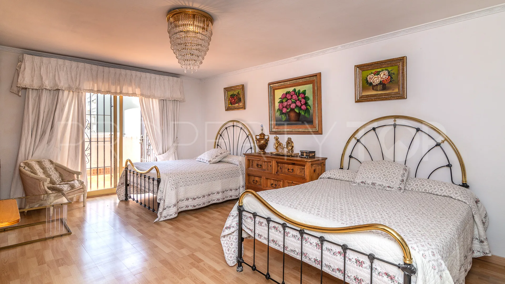 Comprar villa con 6 dormitorios en Marbella Centro