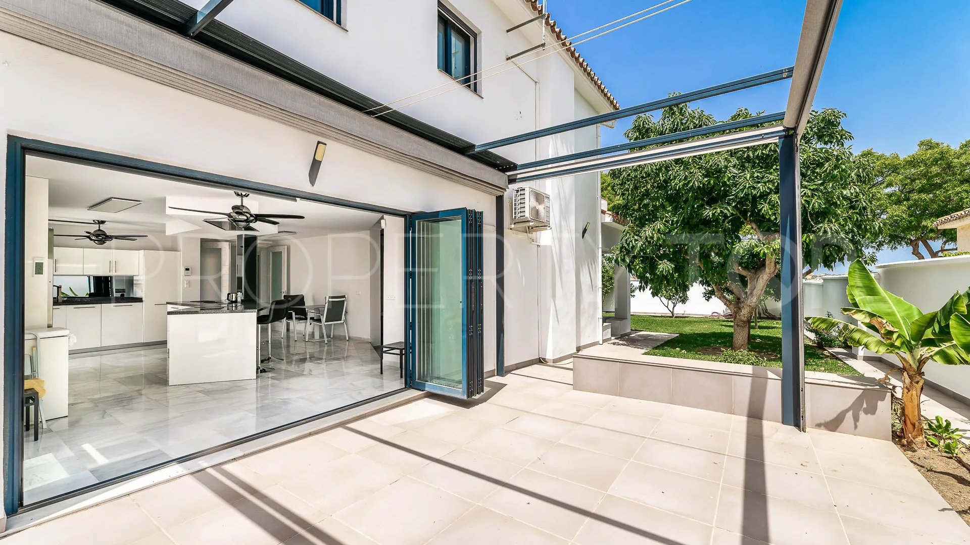 5 bedrooms San Pedro Playa villa for sale