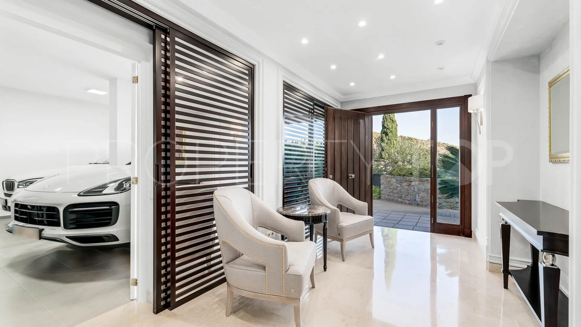 Benahavis Centro 5 bedrooms villa for sale
