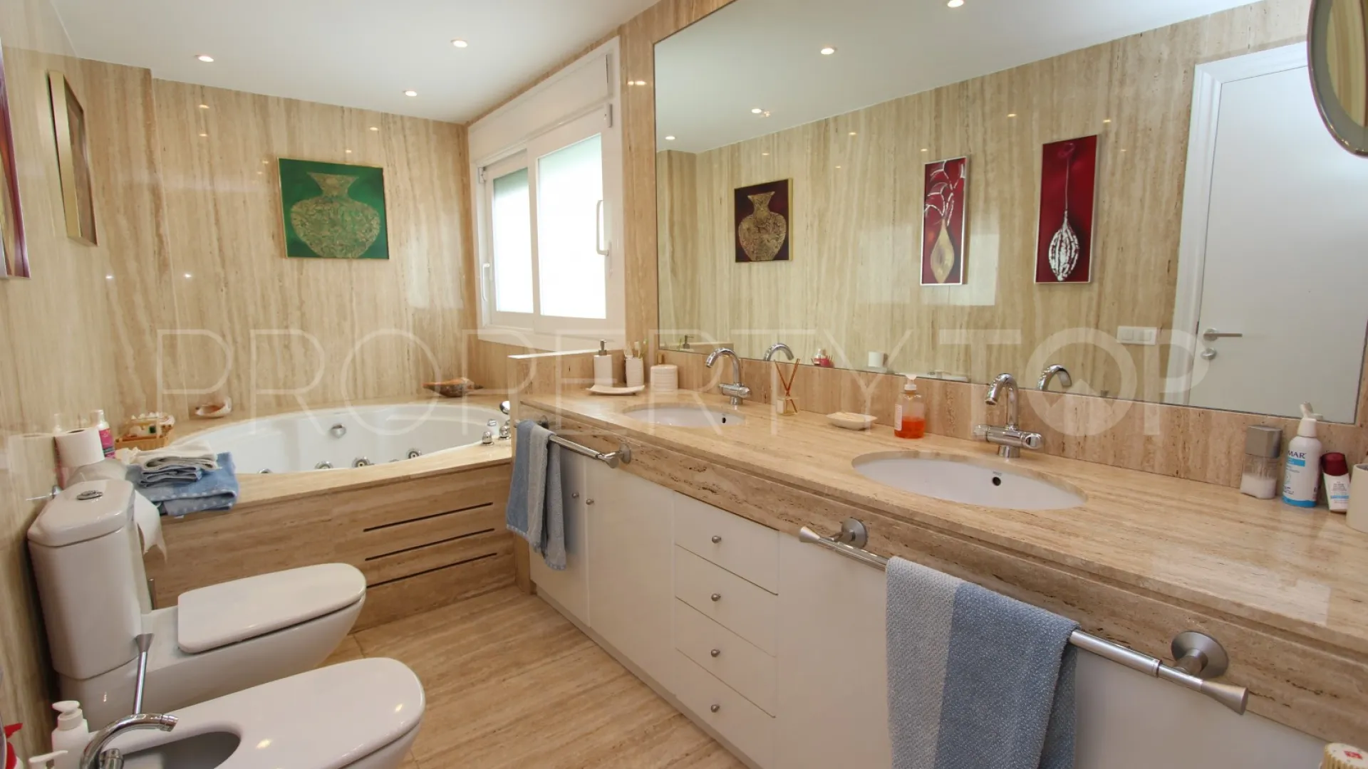 Villa in San Pedro Playa for sale