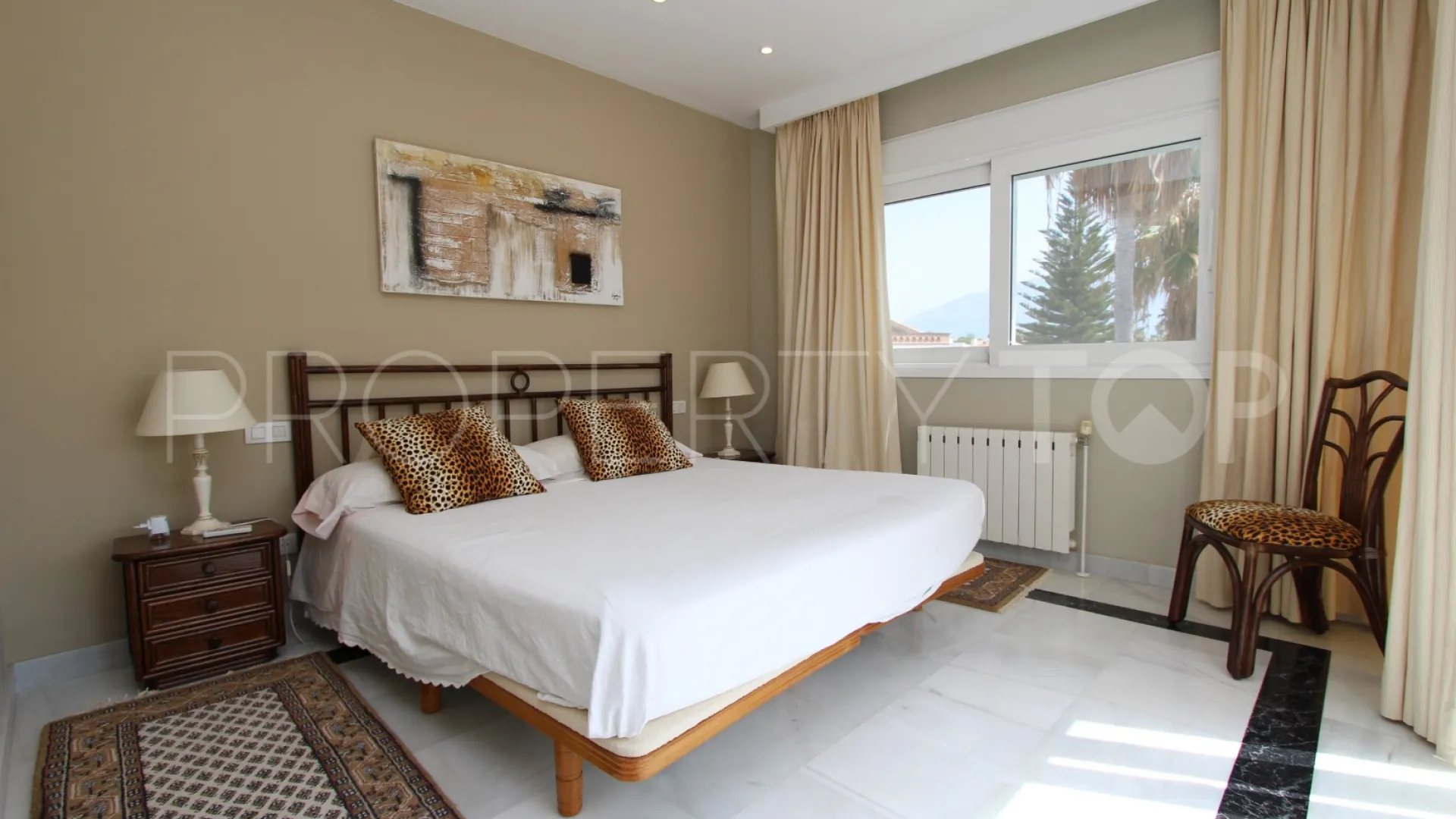 Villa in San Pedro Playa for sale