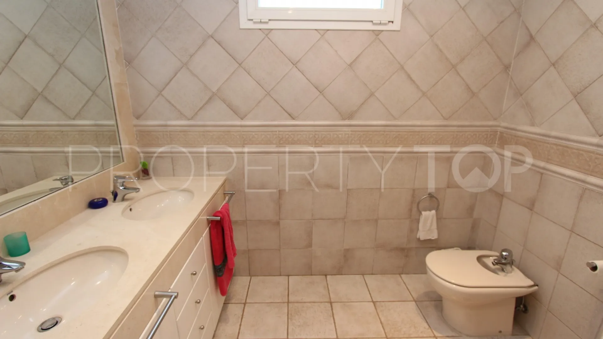 Villa in San Pedro Playa for sale